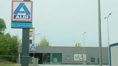 Z zewnątrz nowy sklep Aldi na lubelskich Tatarach wygląda na gotowy