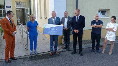 Pieniądze są przekazywane Zamojskiemu Szpitalowi Niepublicznemu w transzach. Dzisiaj zarząd placówki odebrał symboliczny czek na całość