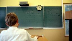 Bomba w szkole. Do "głupiego żartu" przyznała się 17-latka 