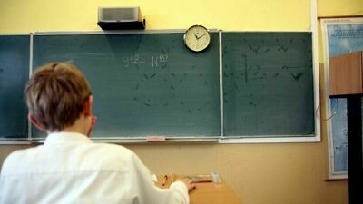 Bomba w szkole. Do "głupiego żartu" przyznała się 17-latka 