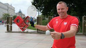 Mariusz Rzedzicki od kilku lat namawia dzieci i młodzież do gry w speed-ball