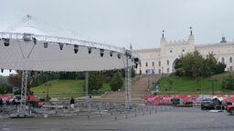 Na pl. Zamkowym powstaje boisko do koszykówki 3x3