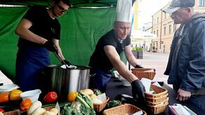 Rynek w Zamościu pełen smaków. Rozdawali jedzenie i pieniądze