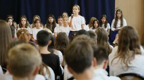 Uczniowie zaśpiewali dla szkoły: Dzień Edukacji Narodowej w SP nr 3 [zdjęcia]