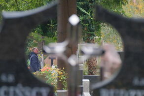 Zaduszki w polskiej kulturze stanowią źródło refleksji o przemijaniu