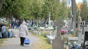 Kwesta Koła Bialczan. Można nawrzucać na remont nagrobków 