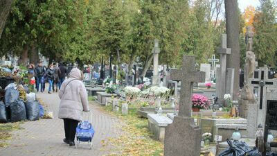 Kwesta Koła Bialczan. Można nawrzucać na remont nagrobków 