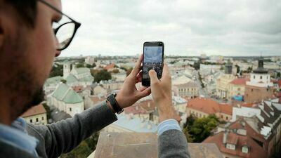 Zwiedzanie Lublina ze smartfonem. Najpierw trzeba pokonać 207 schodków 