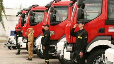 Strażacy z Lubelskiego obdarowani. Nowy sprzęt już trafił do jednostek