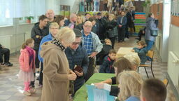 Głosowanie w komisji obwodowej nr 126 przy al. Spółdzielczości Pracy w Lublinie