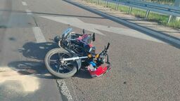 Wjechał pod koła ciężarówki. Motorowerzysta zginął na miejscu