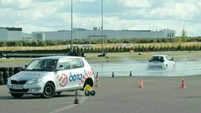 WORD świętuje. Alkogogle i śliska nawierzchnia dla kierowców 