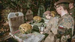 Lubelscy terytorialsi odwiedzają groby bohaterów