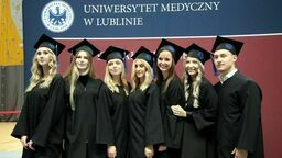 Nowi absolwenci kierunku lekarskiego Uniwersytetu Medycznego w Lublinie złożyli ślubowanie i odebrali dyplomy  