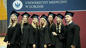 Nowi absolwenci kierunku lekarskiego Uniwersytetu Medycznego w Lublinie złożyli ślubowanie i odebrali dyplomy  