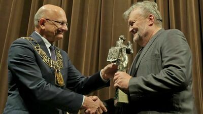 Krzysztof Cugowski Honorowym Obywatelem Miasta. „To wielki honor i szczęście, że Cię mamy i bardzo, ale to bardzo Cię kochamy”