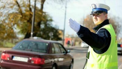 Policja pomaga odkorkować ruch przy lubelskich nekropoliach