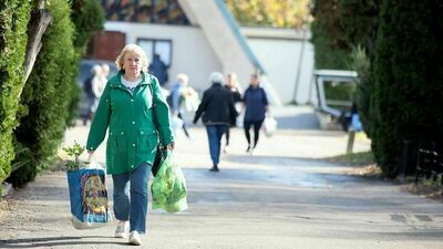 Przygotowania do Zaduszek idą pełną parą. Tłumy na największej nekropolii