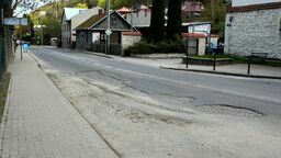 Ulica Tyszkiewicza w Kazimierzu Dolnym, poprzedzająca ją aleja Kazimierza Wielkiego oraz ul. Puławska - cały ten ciąg komunikacyjny czekają długo oczekiwane przez kierowców i pieszych zmiany