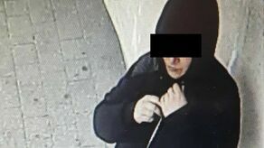 Ta kobieta najpewniej stoi za napadem na bank w Kurowie