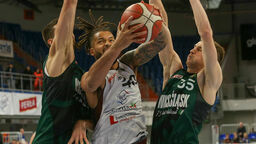 Barret Benson zdobył w piątek 29 punktów, a dodatkowo zebrał z tablic 11 piłek