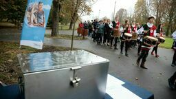 Park Ludowy ma nową aleję. Zakopali wiadomość dla przyszłych pokoleń