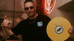 Kręci ich winyl! Impreza przy muzyce z płyt winylowych