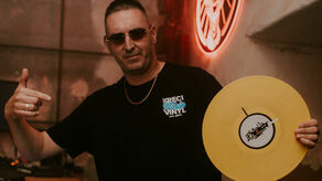 Kręci ich winyl! Impreza przy muzyce z płyt winylowych