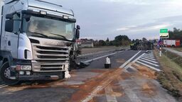 Czołówka na "dwójce". Kierowca osobówki nie miał szans 