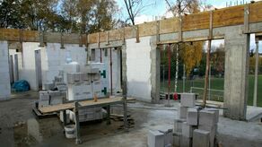 Rośnie nowy dom dla piłkarzy zza Wisły