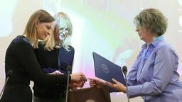 Dyplomy laureatów stypendium im. Leopolda Ungera powędrowały do młodych dziennikarzy 