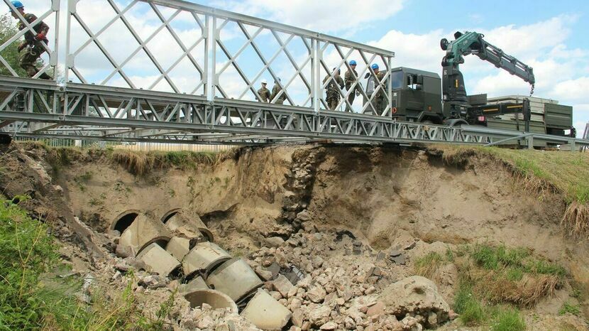 Na razie w Kuzawce stoi most tymczasowy 