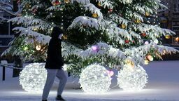 Tak miejska choinka wyglądała w 2021 roku 