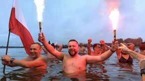 Niepodległościowe morsowanie. W Firleju sezon już rozpoczęty