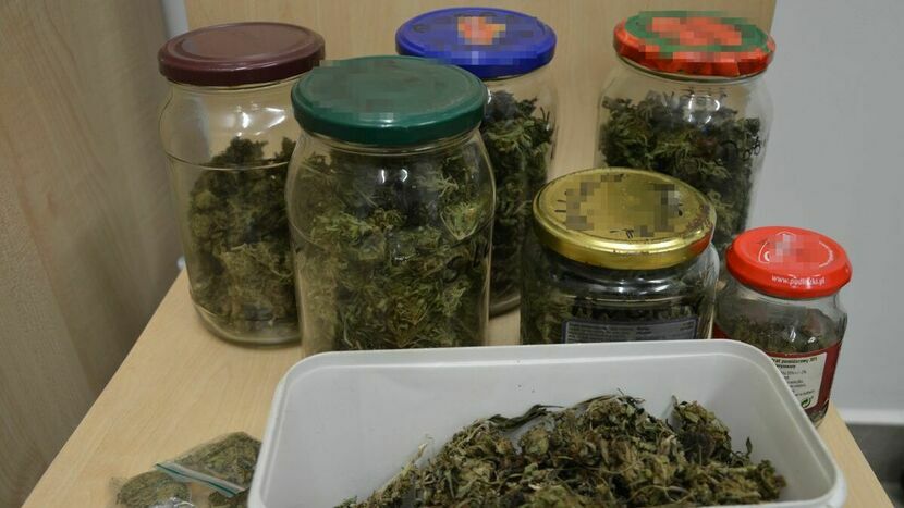 W miejscu zamieszkania mężczyzny policjanci znaleźli ponad 200 gramów marihuany