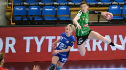 Magda Balsam (z piłką) była jedną z tych zawodniczek, dzięki którym lubelski zespół pokonał w 2021 roku HC Lada