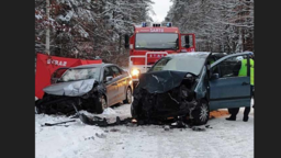 Tragedia na drodze. Kierowca wpadł w poślizg 
