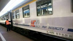 Pociągi opóźnione, pasażerowie wściekli