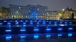 Plac Litewski na niebiesko. Ale pięknie! 