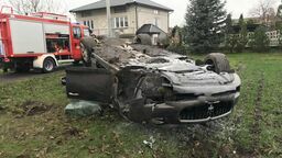 Maserati dachowało i stanęło w ogniu. Kierowca w szpitalu