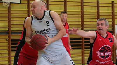 Quattro Tech. (białe stroje) w poprzednim sezonie wywalczyło srebrny medal rozgrywek Pod koszami Dziennika Wschodniego im. Andrzeja Wawrzyckiego