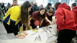 Po pracę na targi. Wiele ofert, wielu odwiedzających