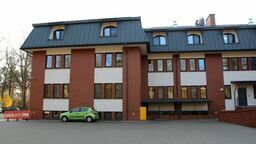 Władze Puław chcą poprawić dojazd do ośrodka dla niepełnosprawnych dzieci (na zdj.) Na zatoki postojowe przy ulicy Kowalskiego czekają również wierni pobliskiej parafii