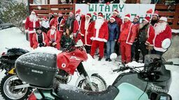 Zima im niestraszna, bo serca mają gorące. MotoMikołaje odwiedzili dzieci