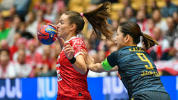 Z piłką Dagmara Nocuń, była zawodniczka MKS FunFloor Lublin