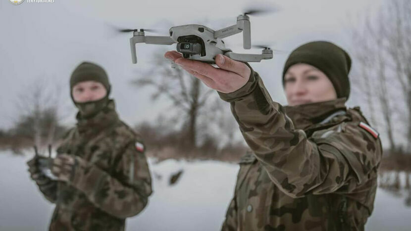 Cywilne drony wlecą do służby 