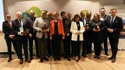 Listę Samorządowych Liderów Zarządzania ogłoszono w piątek w Pile. Nagrodę dla Lublina odbierali Artur Szymczyk, zastępca prezydenta ds. inwestycji i rozwoju wraz z Beatą Jędrzejewską-Kozłowską, dyrektor Wydziału Energii i Klimatu UM Lublin