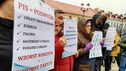 Pracownicy Wod-Kanu z takimi planszami pojawili się z prezes spółki na konferencji w ubiegłym tygodniu 