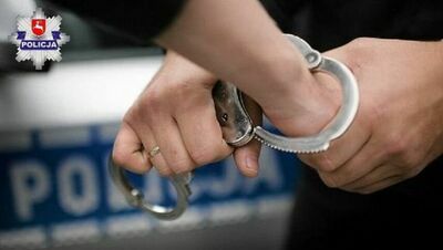 Wpadł do sklepu po alkohol, rzucił się na ochroniarza