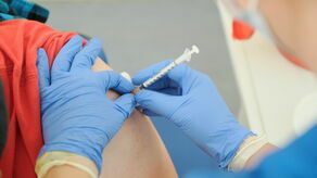 Nowa broń przeciwko Covid-19. Ta szczepionka ma chronić przed krakenem